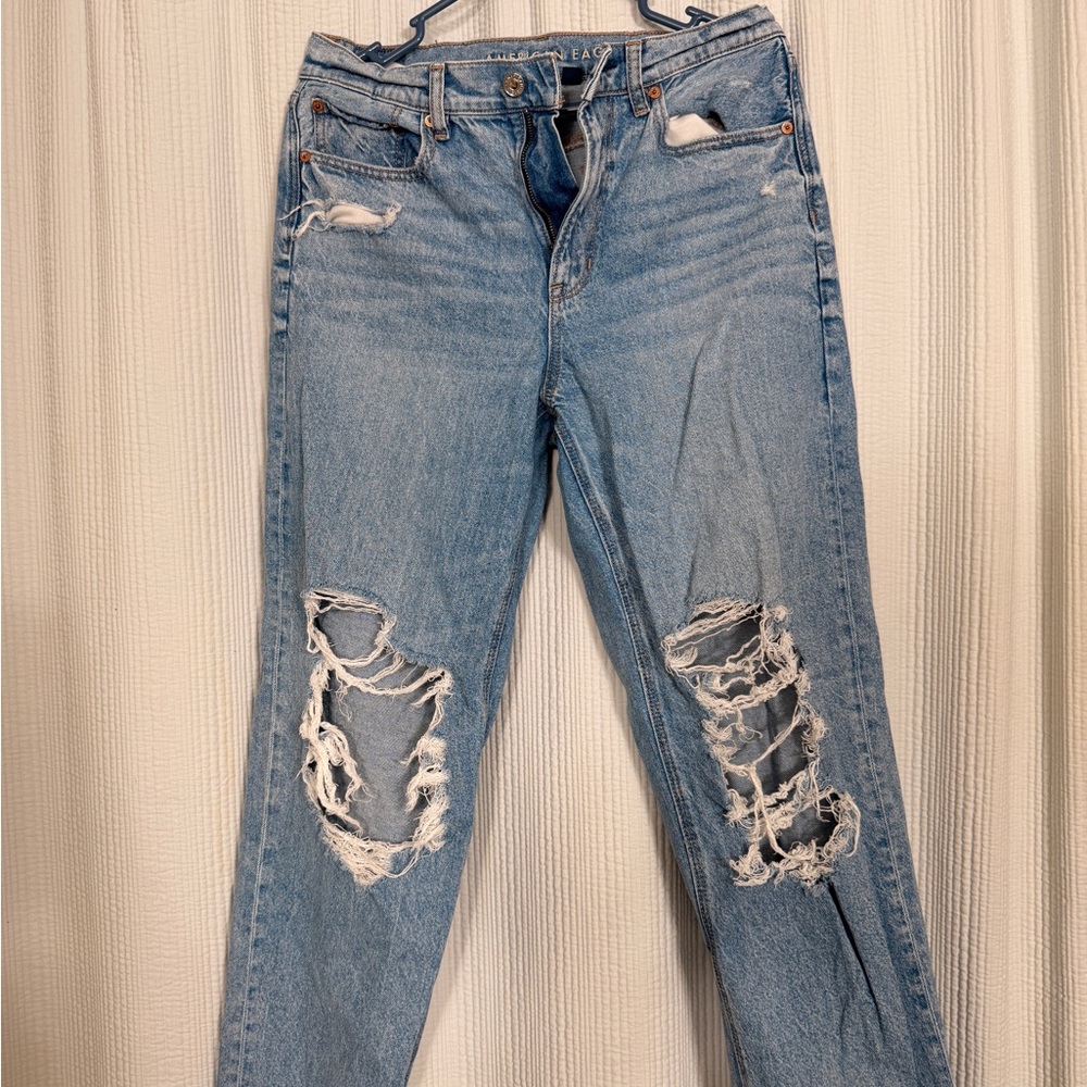 American Eagle Outfitters Light Blue Distressed Boyfriend Jeans